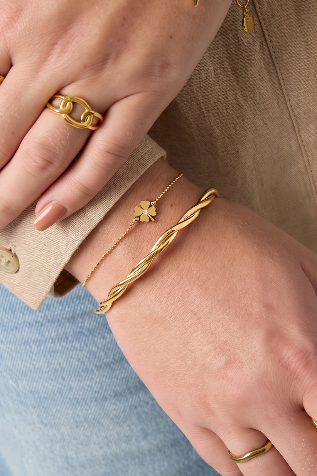 Bangle met gedraaid effect