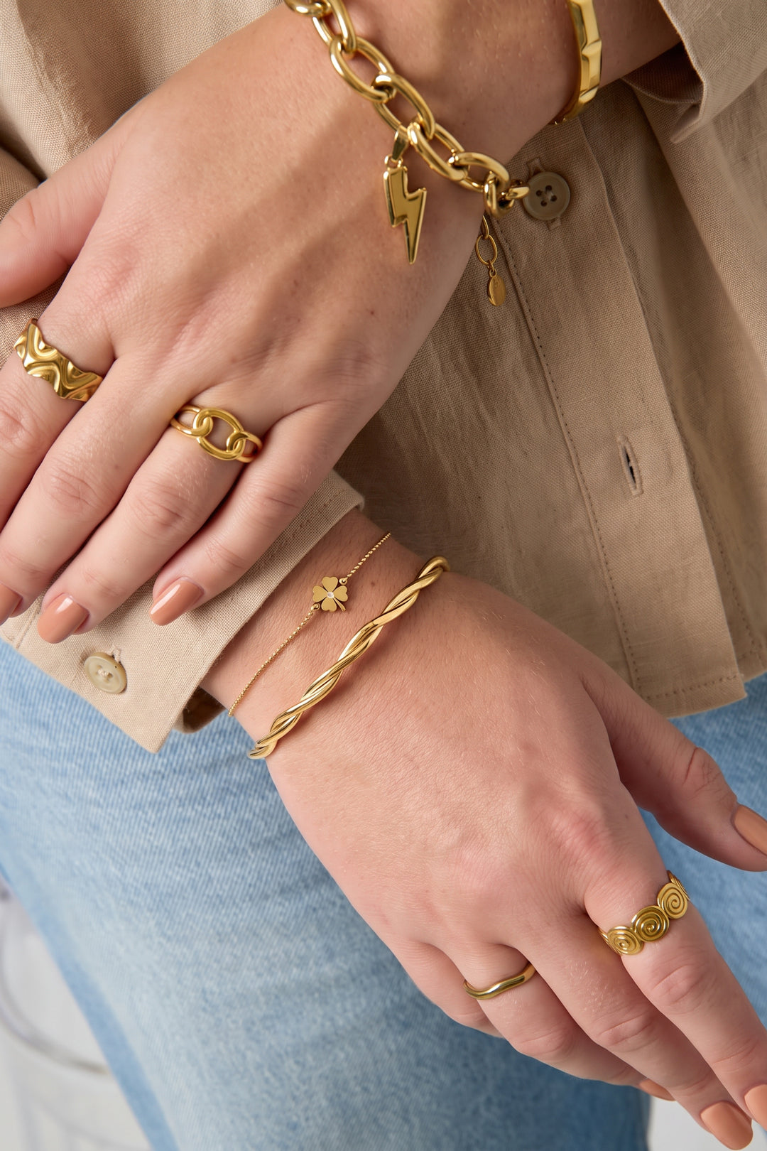 Bangle met gedraaid effect